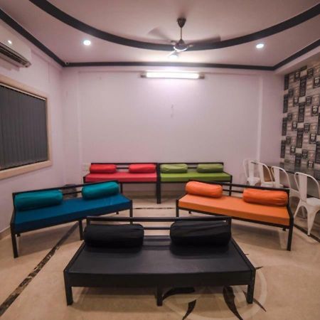 Happinest - The Backpacker'S Hostel Mumbai Exterior photo